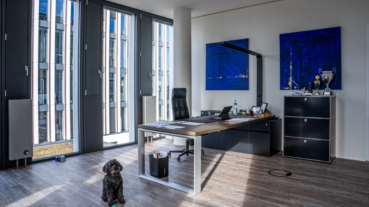 Lennard-paul-naumann-holding-beratung-muenchen-valuniq-business-consulting-buero – 2