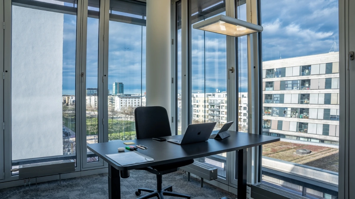 Lennard-paul-naumann-holding-beratung-muenchen-valuniq-business-consulting-buero – 6